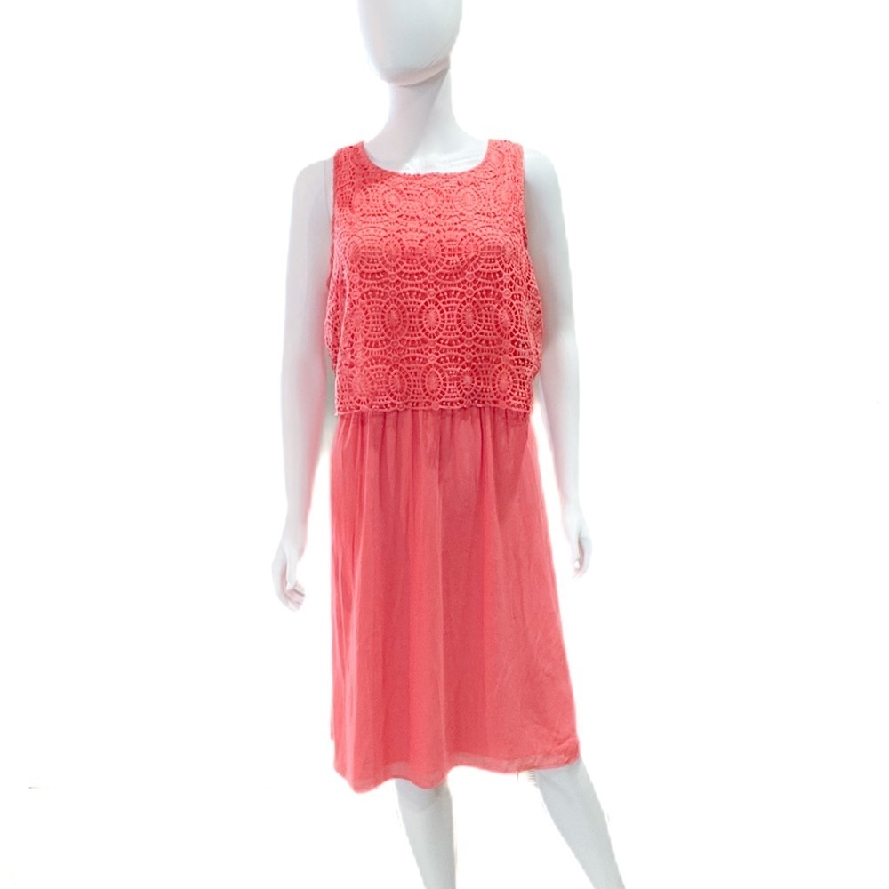 Loft coral crochet overlay shift dress ❤️ - Picture 2 of 5